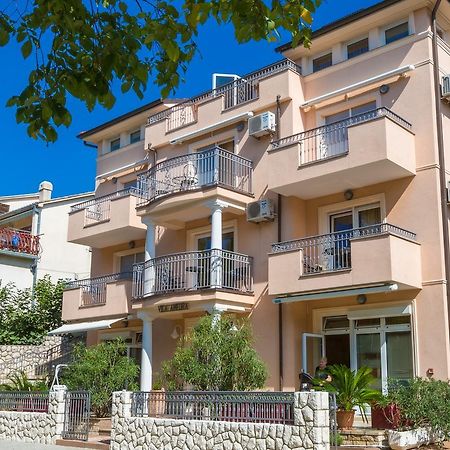 Amfora Apartments Цриквеница Экстерьер фото