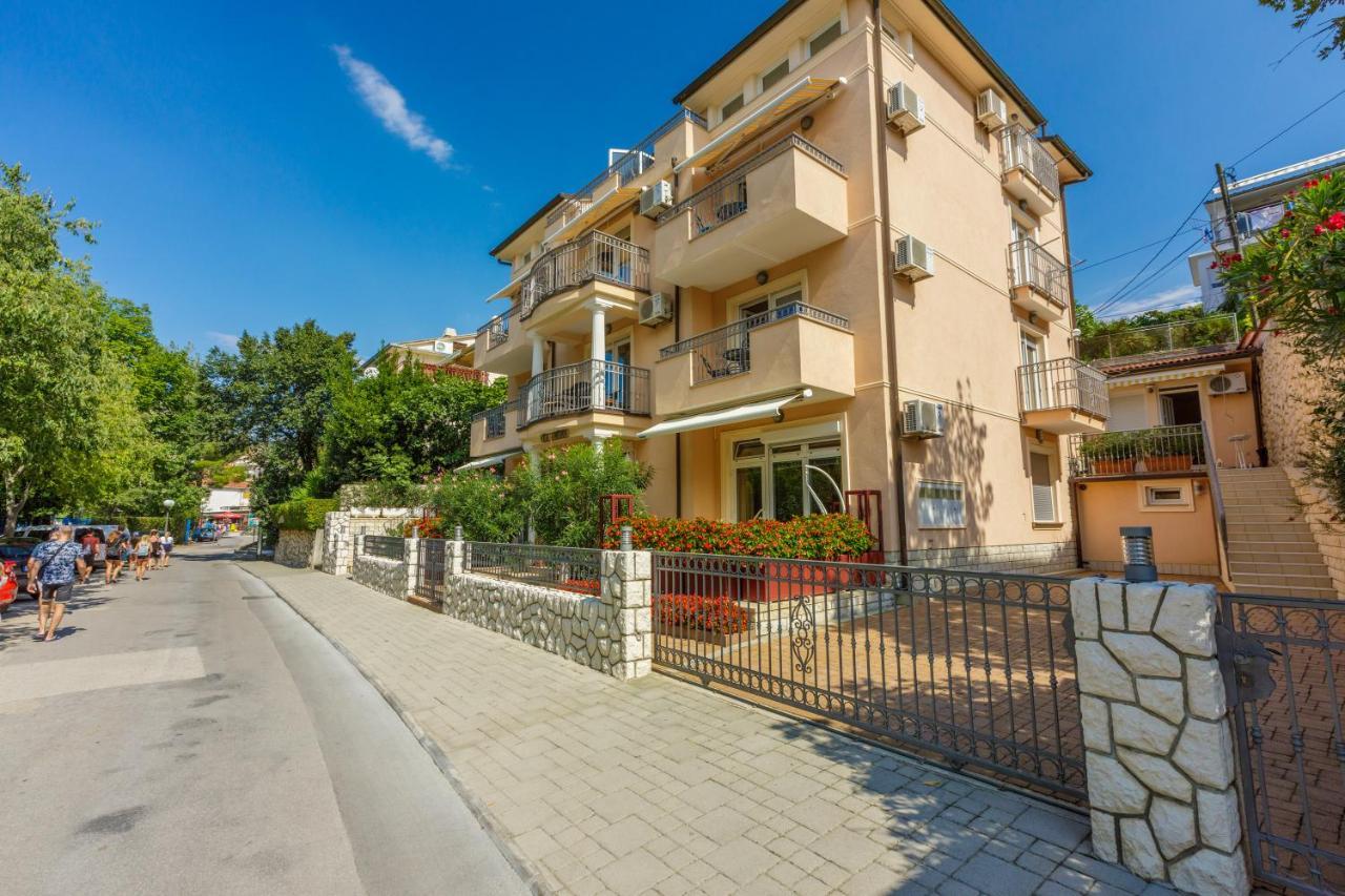 Amfora Apartments Цриквеница Экстерьер фото
